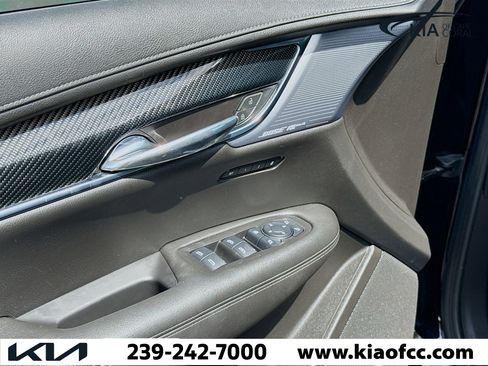 Used 2023 Cadillac XT6 Sport w/ LPO, Floor Liner Package image 24