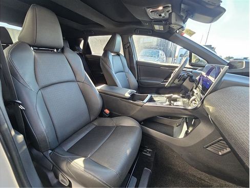 Used 2023 Subaru Solterra AWD image 4