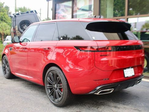 Used 2024 Land Rover Range Rover Sport Dynamic SE image 3