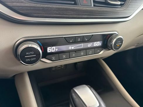 Used 2019 Nissan Altima 2.0 Platinum FWD image 30