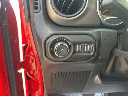 Used 2021 Jeep Wrangler Unlimited Sport image 13