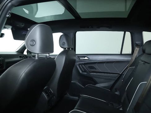 Certified 2022 Volkswagen Tiguan SEL R-Line image 21
