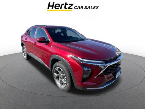 Used 2025 Chevrolet Trax LT w/ LT Convenience Package image 1