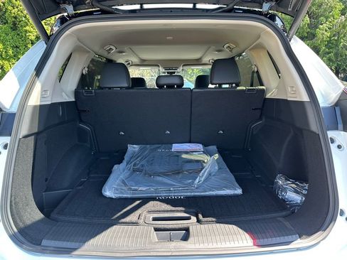 New 2025 Nissan Rogue SL w/ Tech Package image 30
