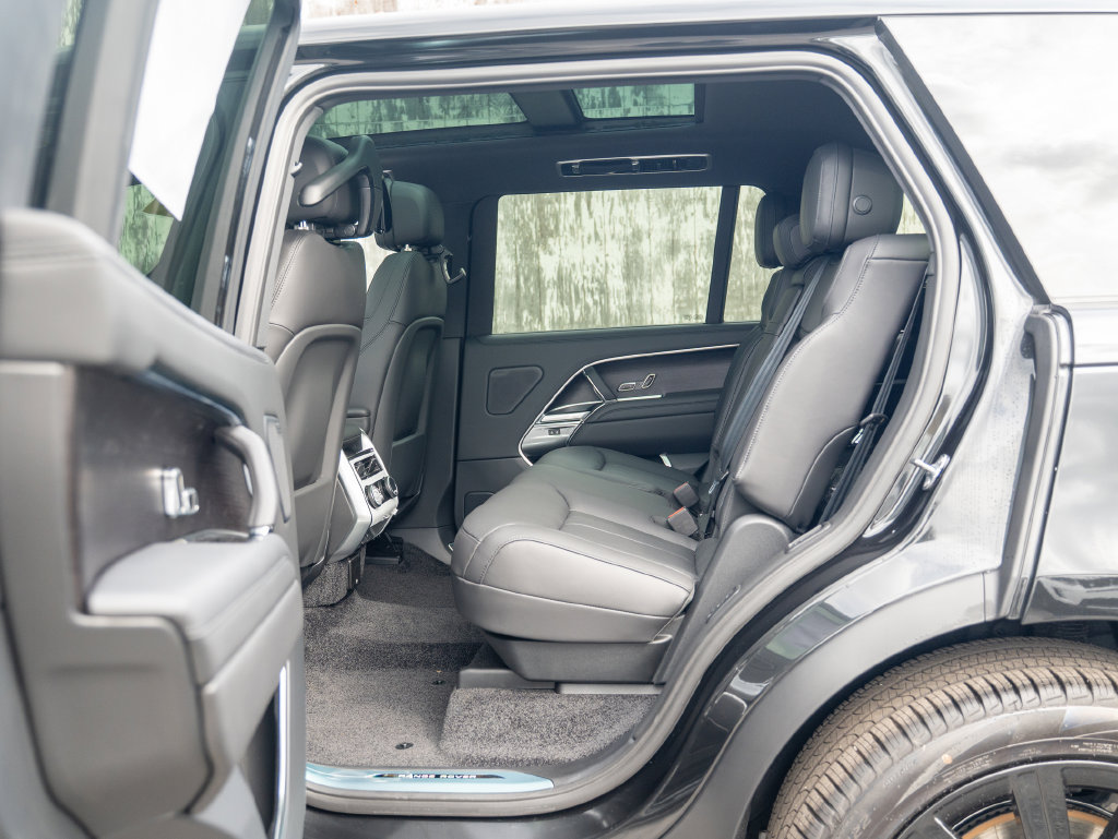 New 2027 Land Rover Range Rover Long Wheelbase SE AWD/4WD image 20