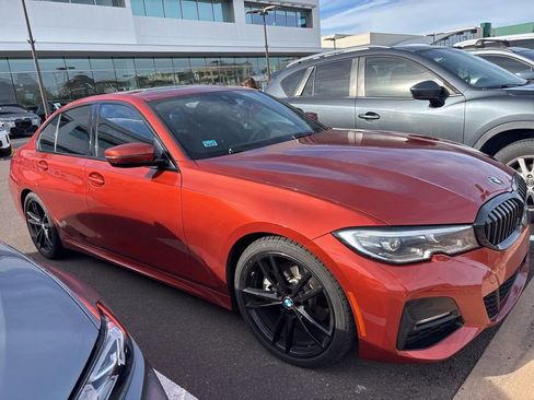 Used 2021 BMW 330i Sedan w/ M Sport Package image 9