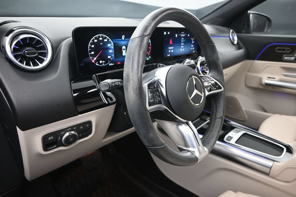 Used 2025 Mercedes-Benz GLA 250 image 12