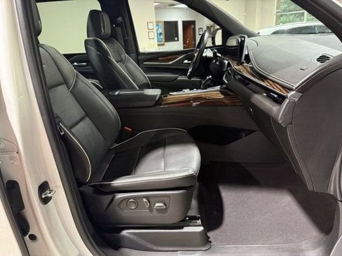 Used 2023 Cadillac Escalade ESV Premium Luxury w/ Performance Package image 34