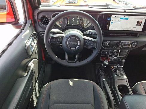 Used 2026 Jeep Wrangler Unlimited Rubicon AWD/4WD image 11