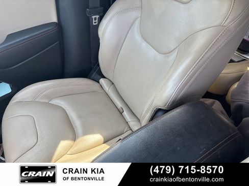 Used 2016 Jeep Cherokee Limited AWD/4WD image 16