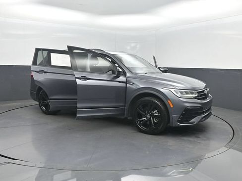 Used 2023 Volkswagen Tiguan SE R-Line FWD image 38