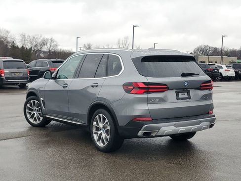 Used 2025 BMW X5 xDrive50e image 3