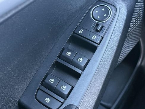 Used 2023 Kia Seltos LX image 20