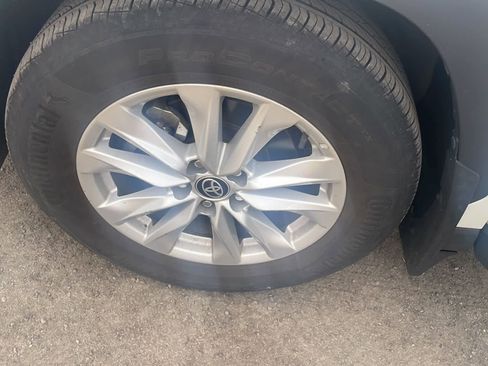 Used 2023 Toyota Corolla Cross LE w/ Moonroof Package image 23