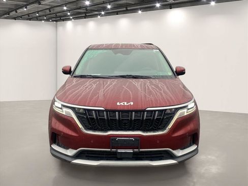 Used 2024 Kia Carnival EX FWD image 3