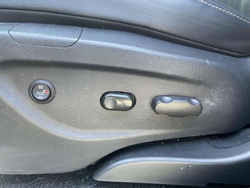 Used 2019 Chevrolet Trax LT w/ LT Convenience Package FWD image 15