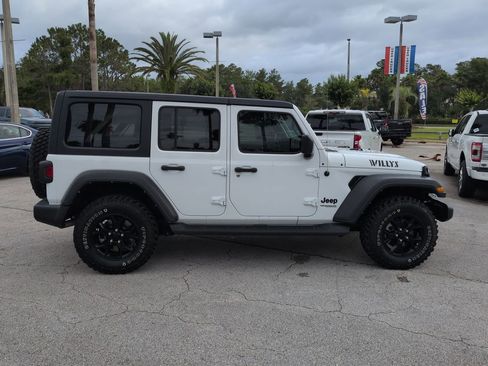 Used 2022 Jeep Wrangler Unlimited Sport AWD/4WD image 3