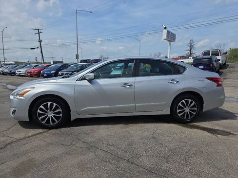 Used 2013 Nissan Altima 2.5 S FWD image 3