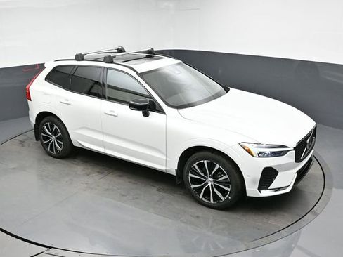 Used 2024 Volvo XC60 B5 Plus w/ Climate Package image 17