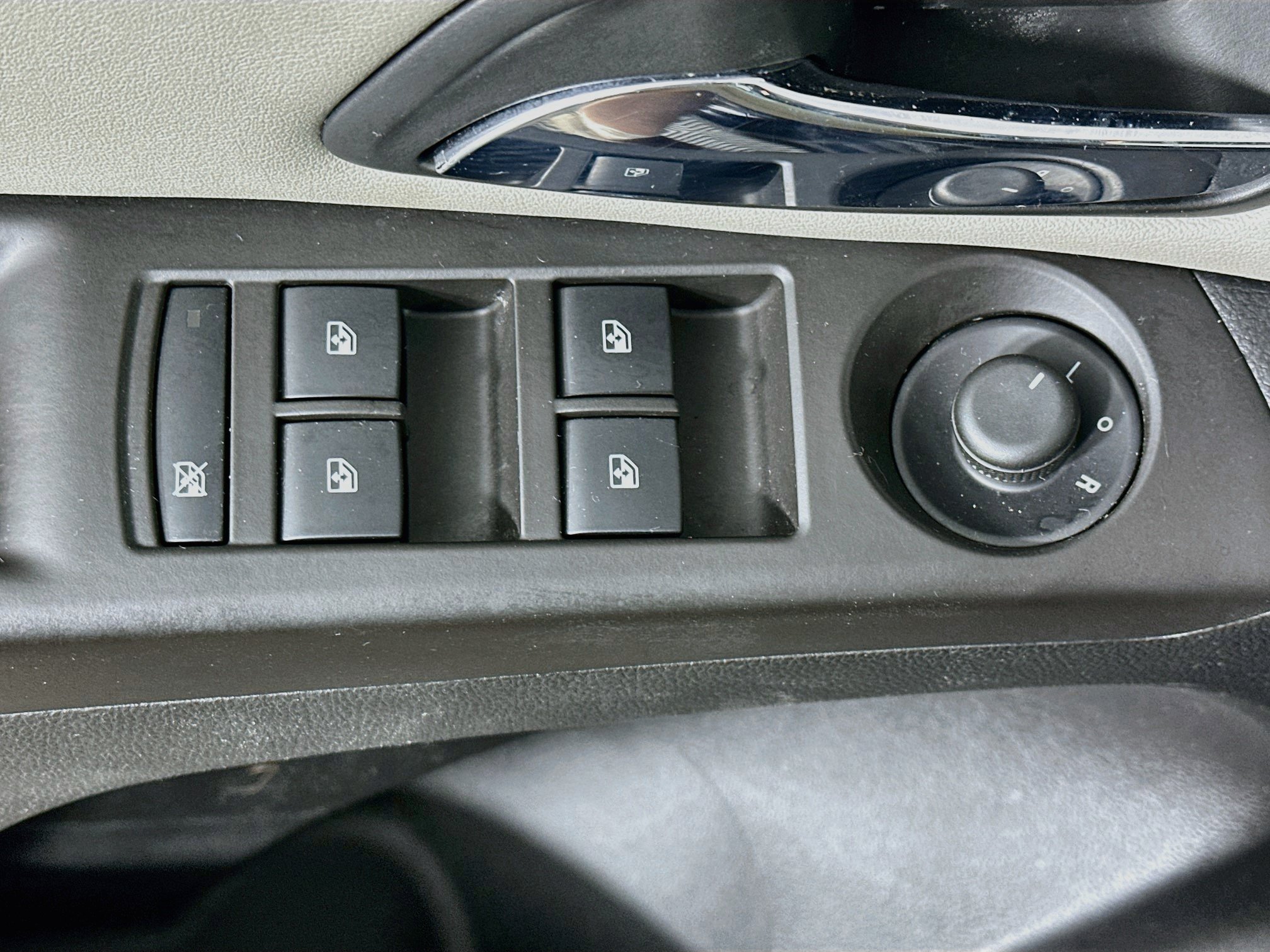 Used 2014 Chevrolet Cruze LS FWD image 15