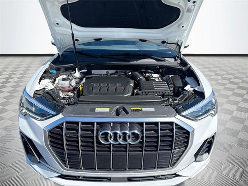 Certified 2024 Audi Q3 2.0T Premium image 31