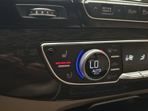 Used 2019 Audi Q7 3.0T Prestige w/ Prestige Package AWD/4WD image 35