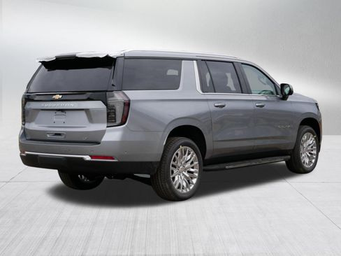 New 2026 Chevrolet Suburban LT w/ Comfort Package AWD/4WD image 5
