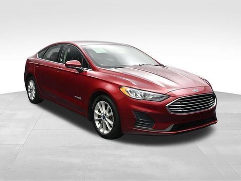Used 2019 Ford Fusion SE FWD image 7