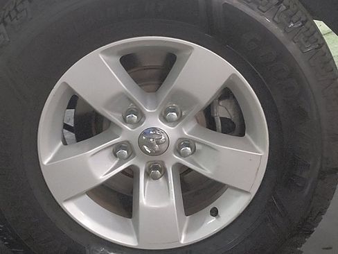 Used 2019 RAM 1500 Classic SLT AWD/4WD image 31