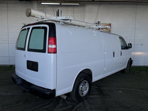 Used 2018 Chevrolet Express 2500 Extended w/ Communications Package image 5