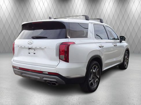 Used 2023 Hyundai Palisade SEL FWD image 4