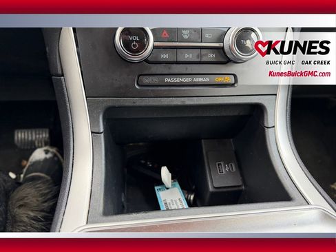 Used 2024 Ford Edge SEL image 19