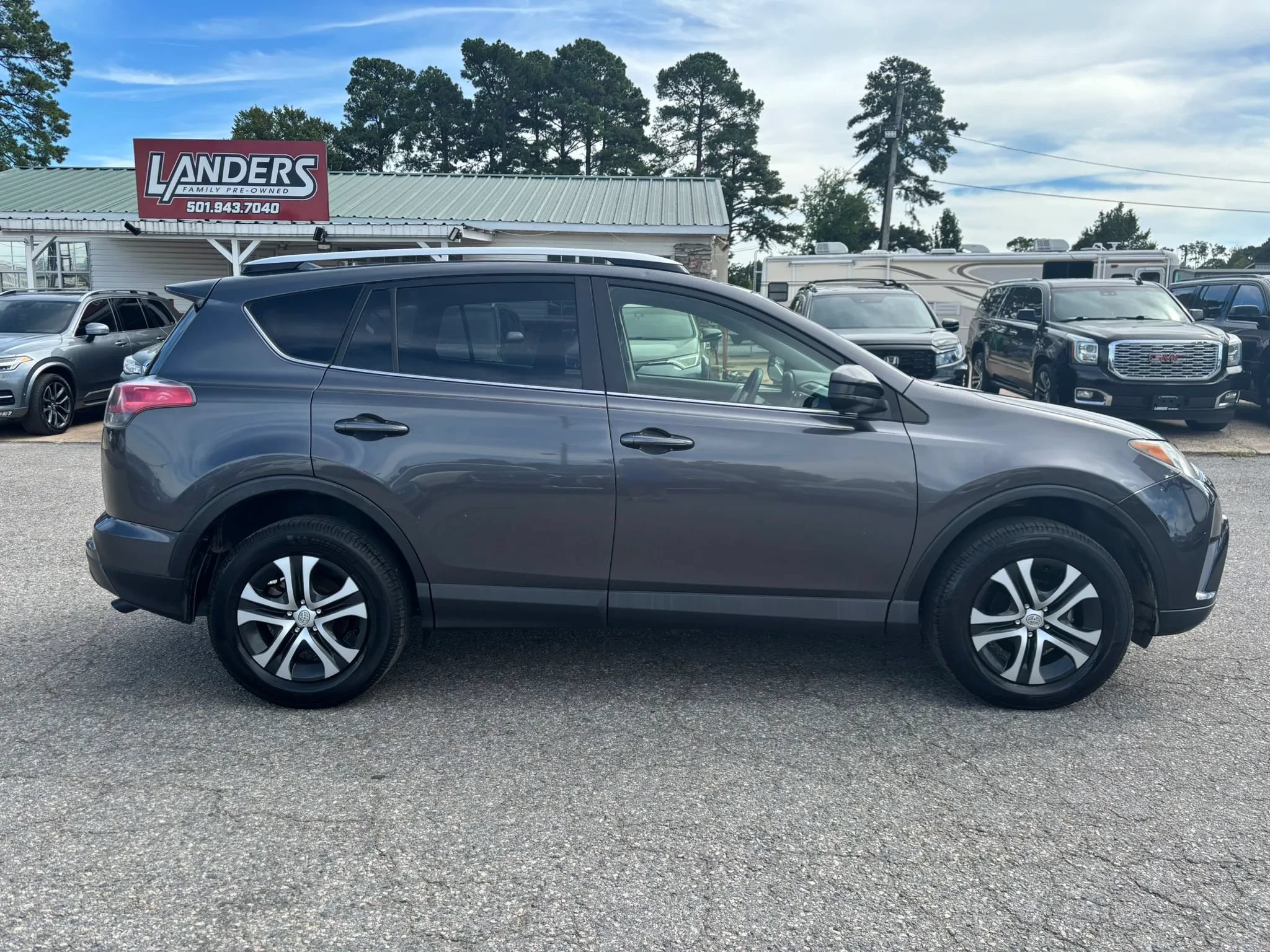 Used 2016 Toyota RAV4 LE FWD image 6