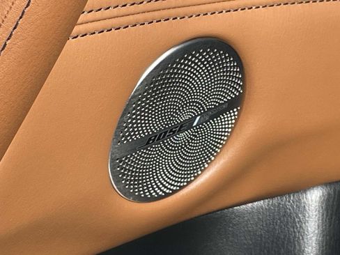 Used 2024 INFINITI QX80 Sensory image 16