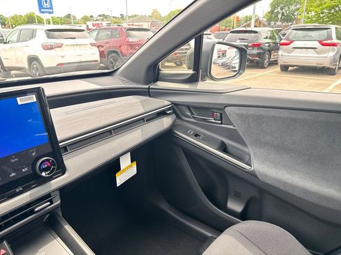 New 2026 Toyota C-HR AWD/4WD image 27
