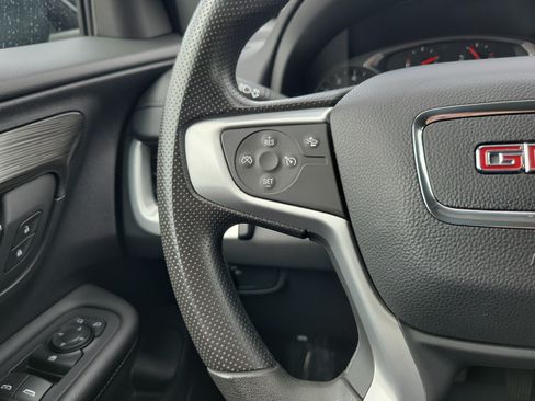 Used 2024 GMC Terrain SLE FWD image 18