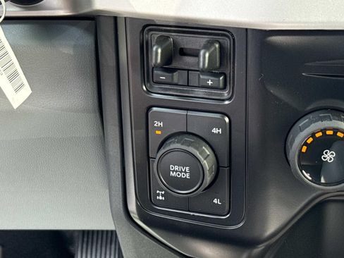 New 2026 Ford F250 XL w/ XL Driver Assist Package AWD/4WD image 17