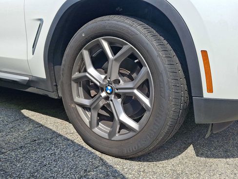 Used 2022 BMW X3 xDrive30i w/ Premium Package 2 (ZPA) AWD/4WD image 2