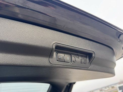 Certified 2021 Ford Explorer XLT w/ Equipment Group 202A image 30