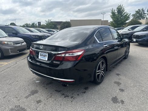 Used 2017 Honda Accord Sport Special Edition image 4