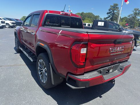 Used 2024 GMC Canyon Denali AWD/4WD image 7