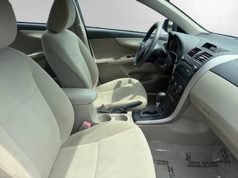 Used 2012 Toyota Corolla L FWD image 18