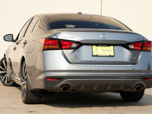 Used 2022 Nissan Altima 2.0 SR FWD image 4