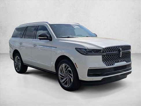 New 2026 Lincoln Navigator Reserve AWD/4WD image 7