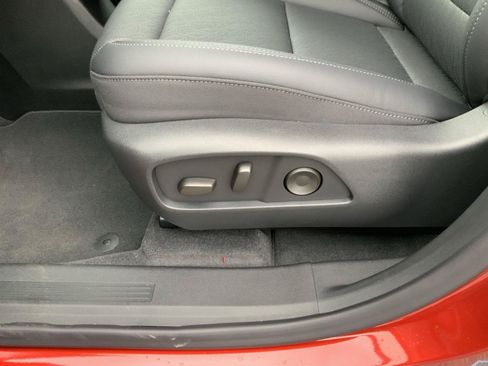 New 2026 Chevrolet Equinox LT w/ Convenience Package II FWD image 26