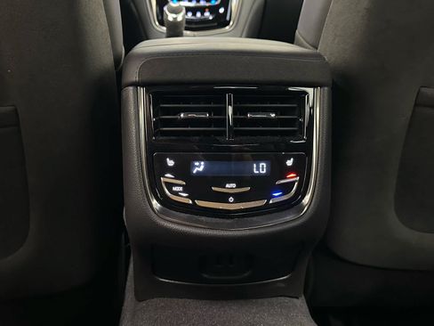 Used 2018 Cadillac CTS V w/ Carbon Fiber Package RWD image 39