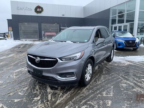 Used 2018 Buick Enclave Essence image 3