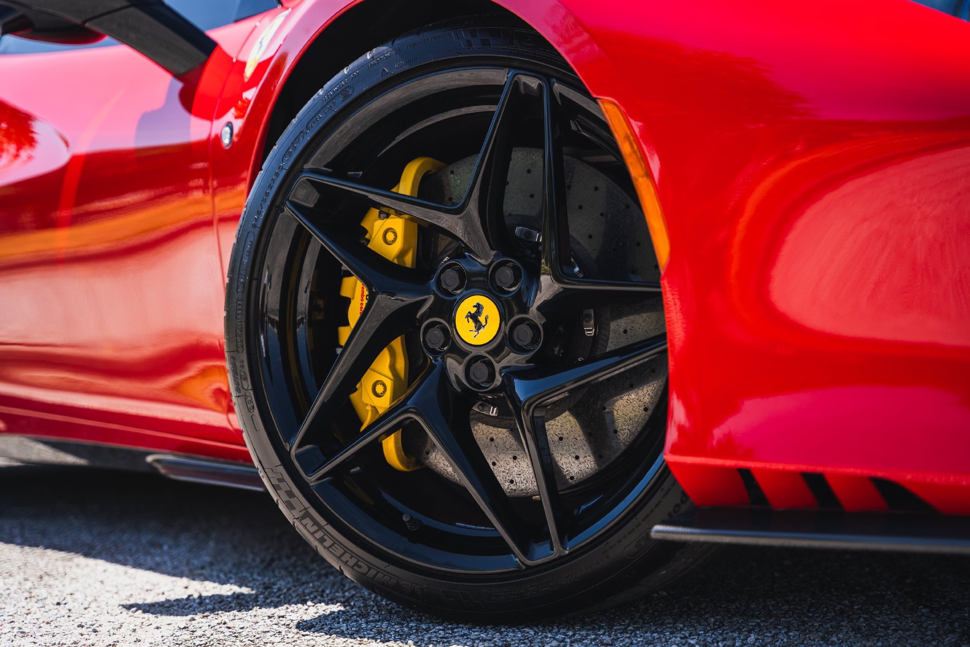 Used 2021 Ferrari F8 Tributo RWD image 37