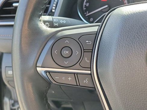 Used 2020 Toyota Camry XLE image 32