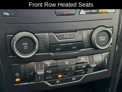 Used 2019 Ford Explorer XLT w/ Equipment Group 202A AWD/4WD image 16